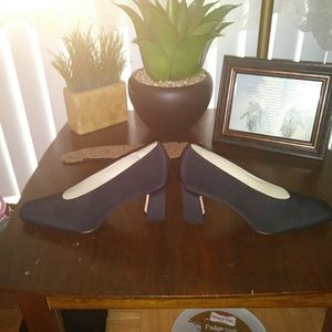 Nine West NWT Black Pump